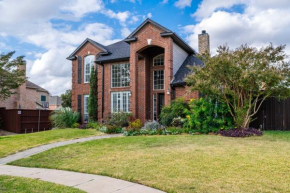 Urban Oasis in Plano 5BD & Heated Pool